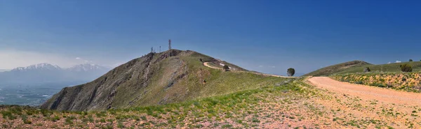 Обсерватория Радиовышек Весенней Горной Тропе Вест Лейк Маунтин Пик Озеро — стоковое фото