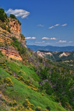 Civita di Bagnoregio komünü, kasaba ve İtalya 'nın Lazio bölgesindeki Viterbo ili çevresindeki manzara manzarası, 2023