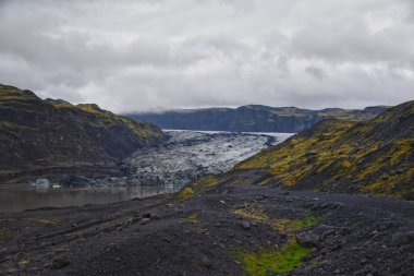 Solheimajokull outlet buzulu 2024 yazında, İzlanda 'nın güney kıyısında Myrdalsjokull Katla Geopark' ın güneyinde. İskandinavya, Avrupa.