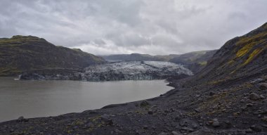 Solheimajokull outlet buzulu 2024 yazında, İzlanda 'nın güney kıyısında Myrdalsjokull Katla Geopark' ın güneyinde. İskandinavya, Avrupa.