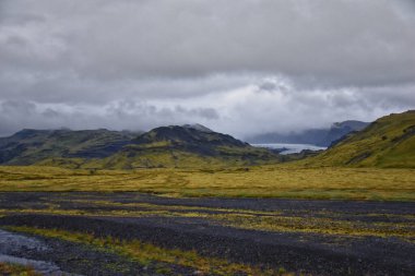 İzlanda Atlantik 'in güney kıyısındaki Katla Geopark' ta solheimajokull buzulu. Haziran 2024 Güney buzul dili Myrdalsjokull buzulu, Vik köyü, İzlanda, Avrupa