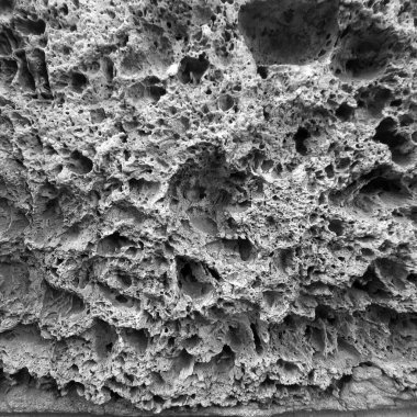 Yerde bulunan gözenekli kayaların inanılmaz yapısı