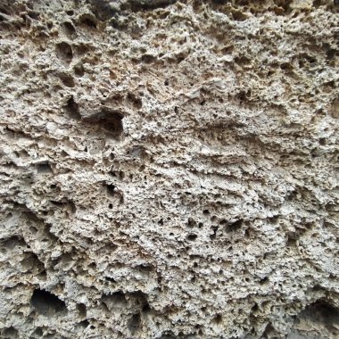 Yerde bulunan gözenekli kayaların inanılmaz yapısı