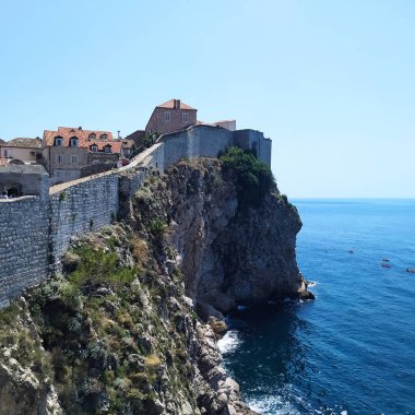 Güzel Dubrovnik ve onun mimari anıtları sıcak yaz boyunca
