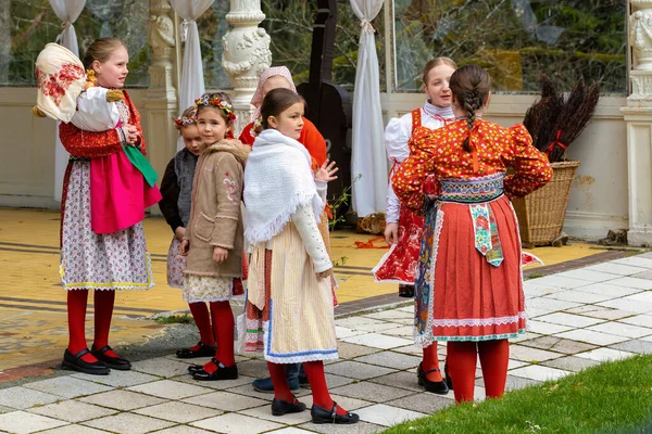 Marianske Lazne Csehország Április 2023 Folklór Csoport Marjanek Bemutatja Húsvéti — Stock Fotó