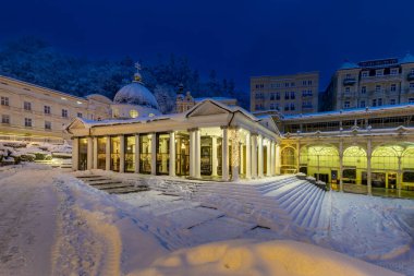 Marianske Lazne (Marienbad) - Kışın maden suyu pınarının beyaz sütunları
