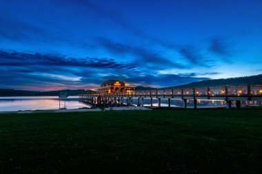 Lipno rezervuarının (baraj) üzerindeki restoran - Lipno nad Vltavou, Çek Cumhuriyeti