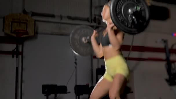 Strong Athletic Woman Top Lifts Barbell Throws Gym — Stock video