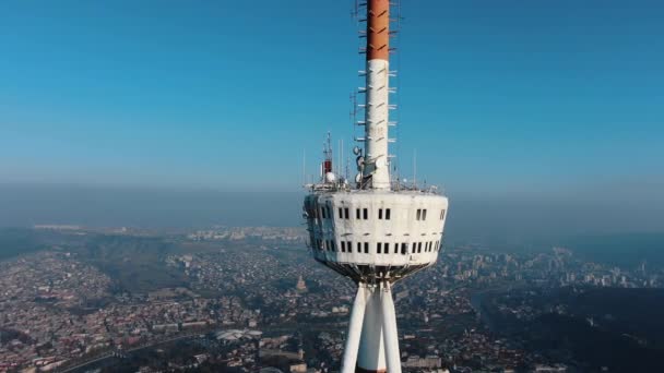 Вид Воздуха Башню Тбилиси Горе Мтацминда Фоне Городского Крупного Плана — стоковое видео