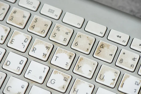 Крупный План Грязная Клавиатура Компьютера Grimy Больше Бактерий Клавиатуре — стоковое фото