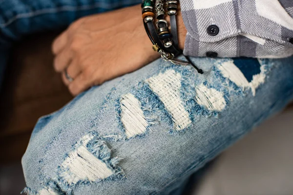Homem Com Calças Ganga Angustiadas Moda Jeans Jeans Jeans Azul — Fotografia de Stock