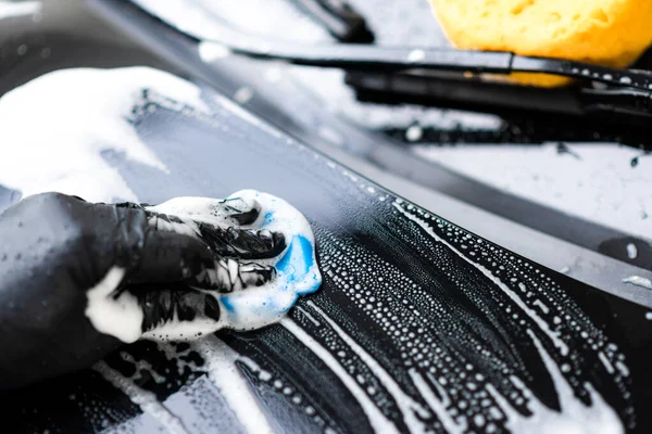 Πλύσιμο Μαύρου Αυτοκινήτου Καθαριότητα Αυτοκινήτων Και Φροντίδα Αυτοκινήτων Έννοια — Φωτογραφία Αρχείου