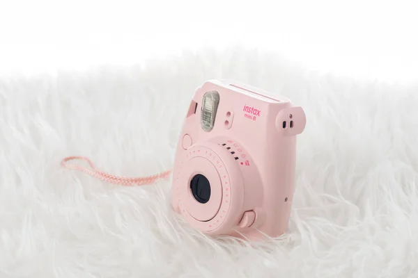 Bangkok Thailand Lokakuu 2019 Vaaleanpunainen Fujifilm Instax Mini Pikakamera Taustan — kuvapankkivalokuva