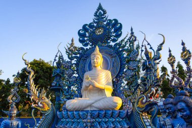 Wat Rong Suea 10 veya Chiang Rai Mavi Tapınağı, Tayland 'ın Chiang Rai bölgesindeki Rim Kok bölgesinde..