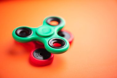 Plastik hareketli döner oyuncak, stres ve endişe giderici oyuncak.