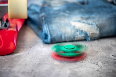 Plastik hareketli döner oyuncak, stres ve endişe giderici oyuncak.