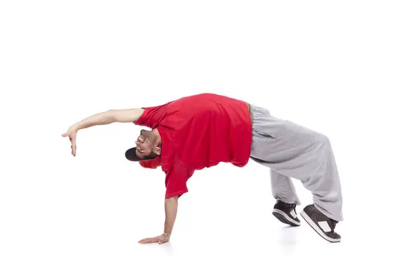 Hip Hop Dansçısı Beyaz Arkaplan Üzerinde Izole Hareket Ediyor — Stok fotoğraf