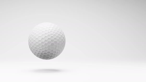 Golfbal Spinning Een Studio Licht Grijze Achtergrond Naadloze Lus Animatie — Stockvideo