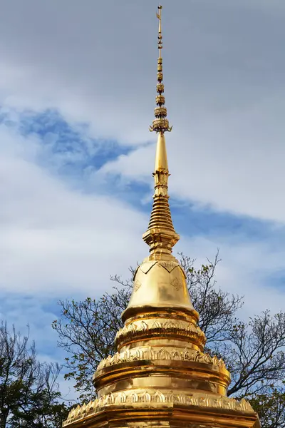 Wat Po Tapınağı 'ndaki altın pagoda, Bangkok, Tayland.