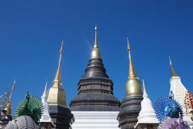 Doi Suthep, Tayland 'daki Chiang Mai' nin ünlü turistik cazibesidir..