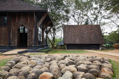 Tayland 'daki eski ev.