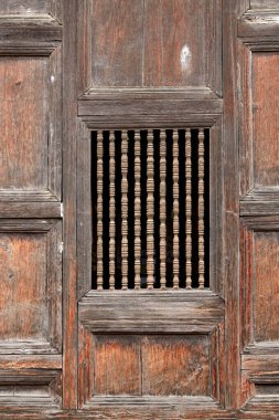 Eski ahşap bir pencerenin ayrıntıları. detay