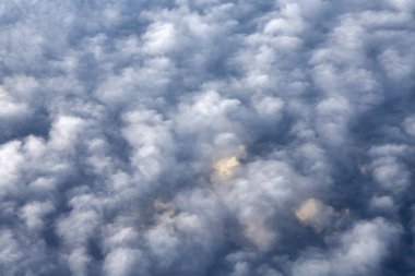 Gökyüzündeki bulutlar