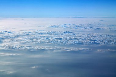 Gökyüzündeki bulutlar