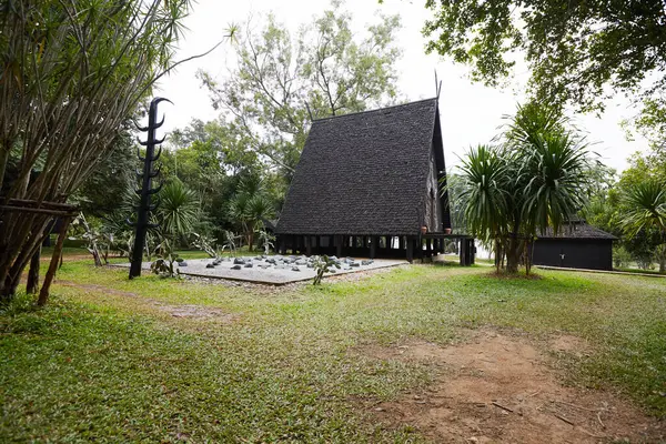 Традиційний Будинок Тайському Стилі Бамбуком Посередині — стокове фото