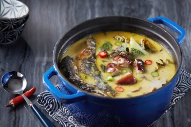 Tay baharatlı çorba, Balık