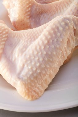 Limonlu ve sarımsaklı tavuk filetosu.