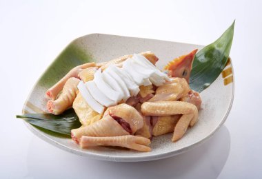 Kızarmış tavuğun mutfak fotoğrafı.