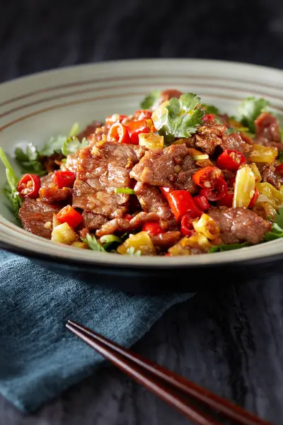 Çin Yemeği Baharatlı Kızarmış Biftek — Stok fotoğraf