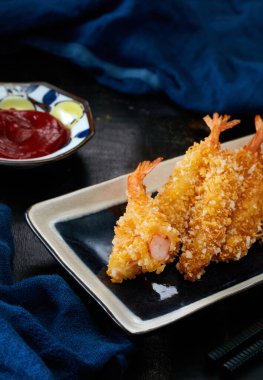 Lezzetli kızarmış yemek, kızarmış karides..