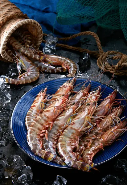 新鮮な野生の魚介類の食材 シュリム — ストック写真