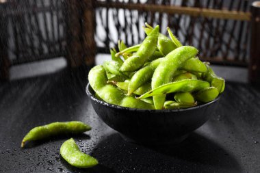 Taze malzemeler, edamame. Kapat.