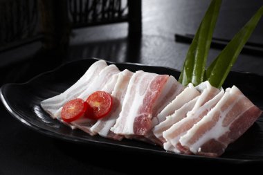 Taze malzemeler, domuz dilimleri. Kapat.