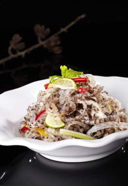 Geleneksel Çin mutfağı, soğuk balık filetosu.