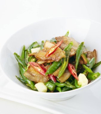 Geleneksel Çin mutfağı, yeşil biberli kızarmış domuz eti.