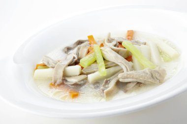 Geleneksel Çin mutfağı, kızarmış domuz eti ve yer elması.