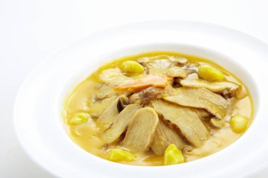 Geleneksel Çin mutfağı, altın çorbada mantar.