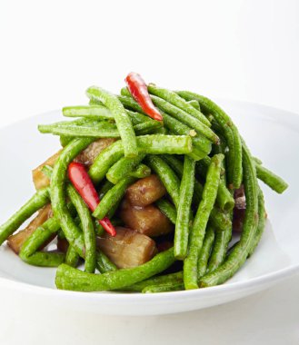 Geleneksel Çin mutfağı, yeşil fasulyeli kızarmış patlıcan.