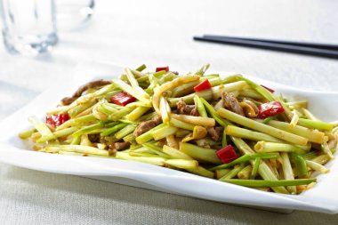 Geleneksel Çin mutfağı, karıştırılmış su ıspanağı.