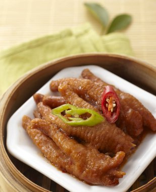 Çin yemeği, kızarmış tavuk ayağı.