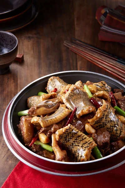 Geleneksel Çin Yemeği Haşlanmış Yılan — Stok fotoğraf