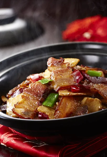 Asijská Kuchyně Čínské Jídlo Slaninou Vepřovým Vepřovým Zeleninou — Stock fotografie