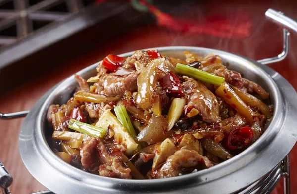 Hagyományos Kínai Étel Fűszeres Marhahús — Stock Fotó