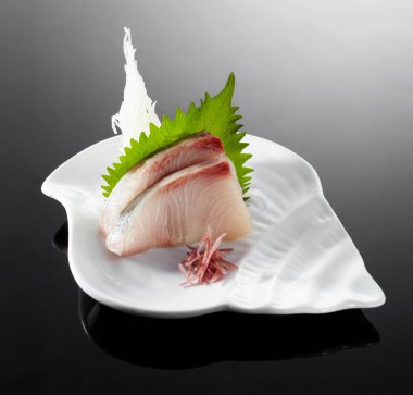 Lezzetli Japon yemekleri, deniz balığı sashimi.
