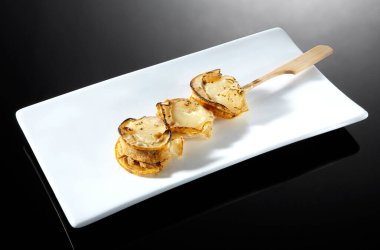 Japon mutfağı, ızgara deniz tarağı.