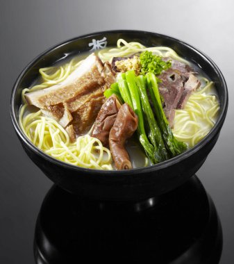 Geleneksel Çin mutfağı, etli erişte.